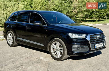 Внедорожник / Кроссовер Audi Q7 2016 в 