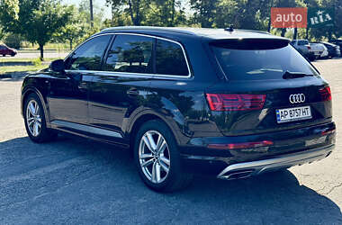 Внедорожник / Кроссовер Audi Q7 2016 в 