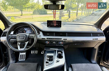 Внедорожник / Кроссовер Audi Q7 2016 в 