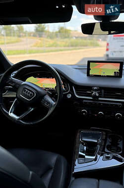Внедорожник / Кроссовер Audi Q7 2017 в 