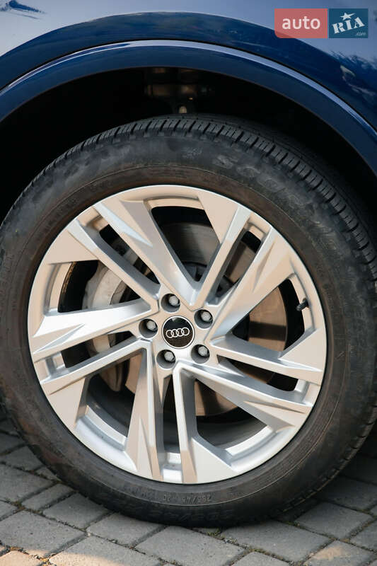 Позашляховик / Кросовер Audi Q7 2020 в Івано-Франківську