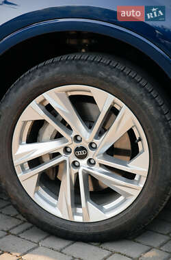 Внедорожник / Кроссовер Audi Q7 2020 в 
