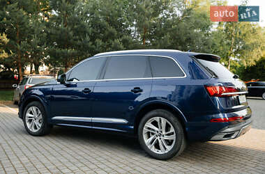 Внедорожник / Кроссовер Audi Q7 2020 в 