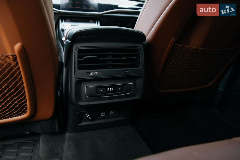 Позашляховик / Кросовер Audi Q7 2020 в Івано-Франківську