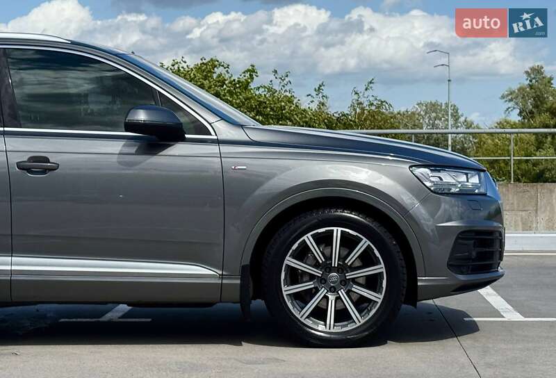 Внедорожник / Кроссовер Audi Q7 2016 в Киеве