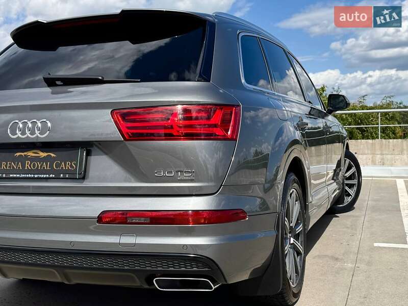 Внедорожник / Кроссовер Audi Q7 2016 в Киеве
