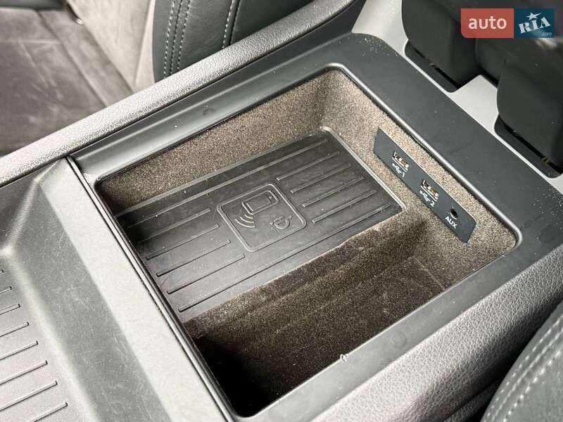 Внедорожник / Кроссовер Audi Q7 2016 в Киеве