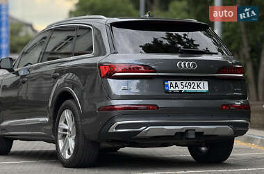 Внедорожник / Кроссовер Audi Q7 2019 в 