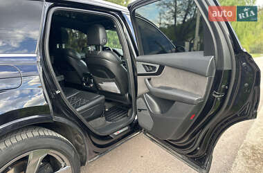 Внедорожник / Кроссовер Audi Q7 2016 в 