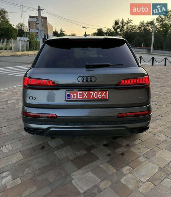 Внедорожник / Кроссовер Audi Q7 2021 в Днепре