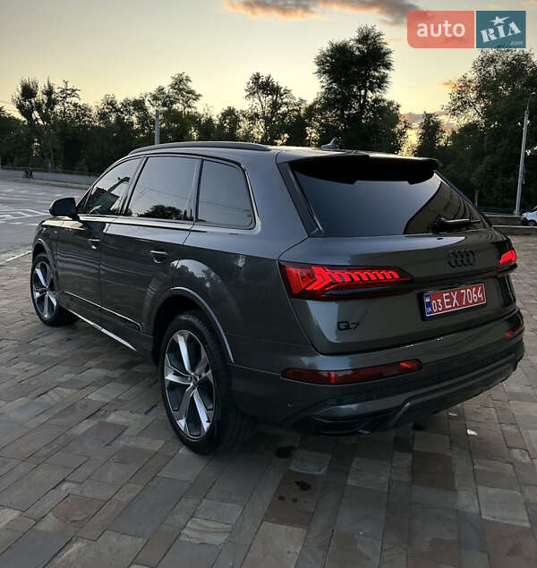 Внедорожник / Кроссовер Audi Q7 2021 в Днепре