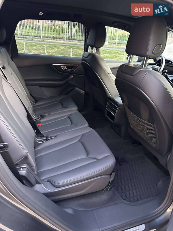 Внедорожник / Кроссовер Audi Q7 2021 в Днепре