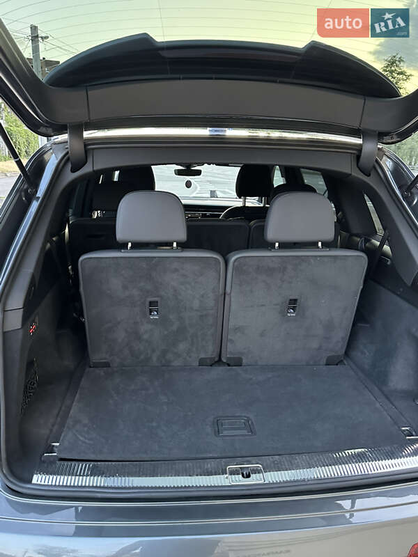 Внедорожник / Кроссовер Audi Q7 2021 в Днепре