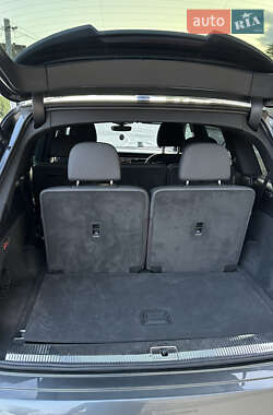 Внедорожник / Кроссовер Audi Q7 2021 в 
