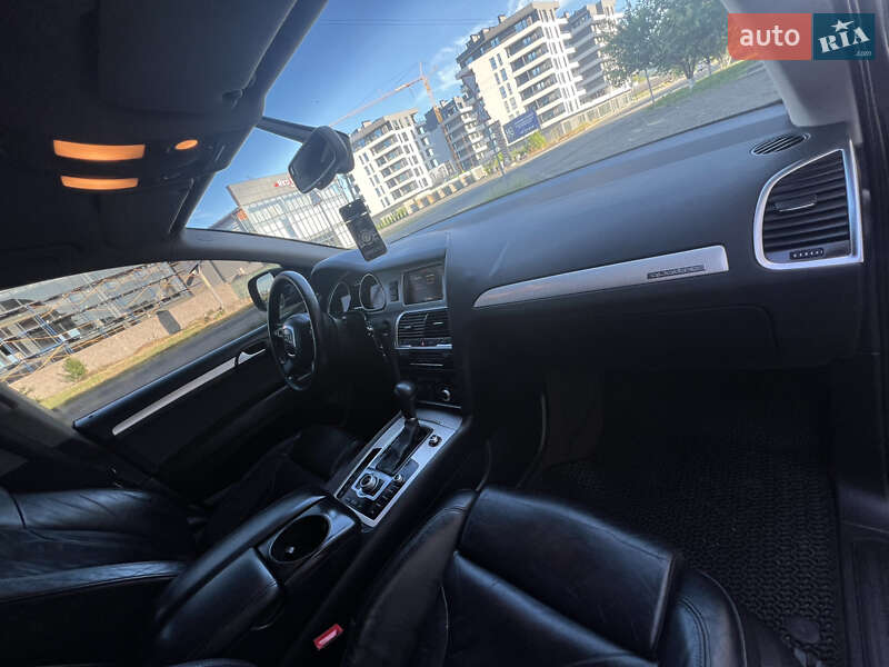Позашляховик / Кросовер Audi Q7 2010 в Хусті
