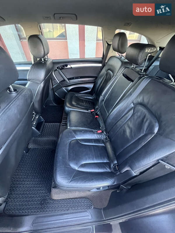 Позашляховик / Кросовер Audi Q7 2010 в Хусті