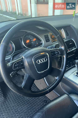 Внедорожник / Кроссовер Audi Q7 2010 в 