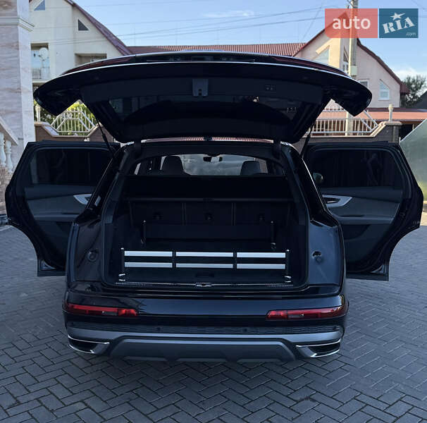 Позашляховик / Кросовер Audi Q7 2020 в Хусті