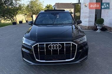 Внедорожник / Кроссовер Audi Q7 2020 в 