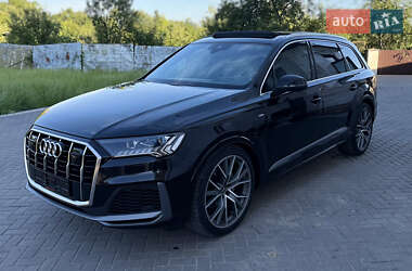 Внедорожник / Кроссовер Audi Q7 2020 в 
