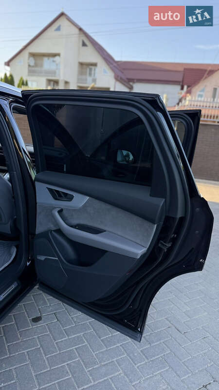 Позашляховик / Кросовер Audi Q7 2020 в Хусті