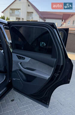Внедорожник / Кроссовер Audi Q7 2020 в 
