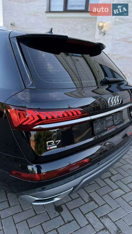 Позашляховик / Кросовер Audi Q7 2020 в Хусті