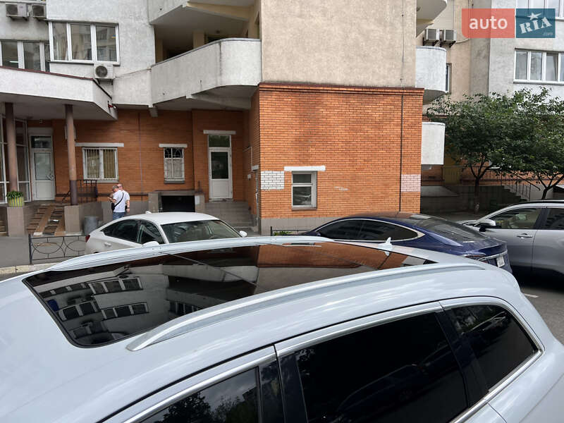 Внедорожник / Кроссовер Audi Q7 2012 в Киеве