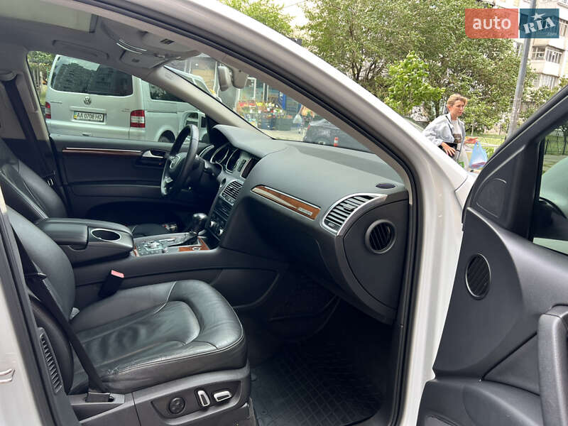 Внедорожник / Кроссовер Audi Q7 2012 в Киеве