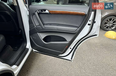 Внедорожник / Кроссовер Audi Q7 2012 в 