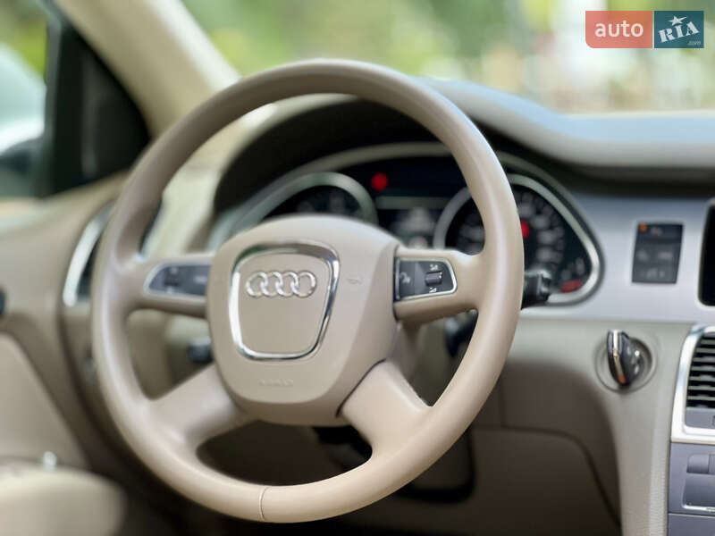 Внедорожник / Кроссовер Audi Q7 2011 в Киеве