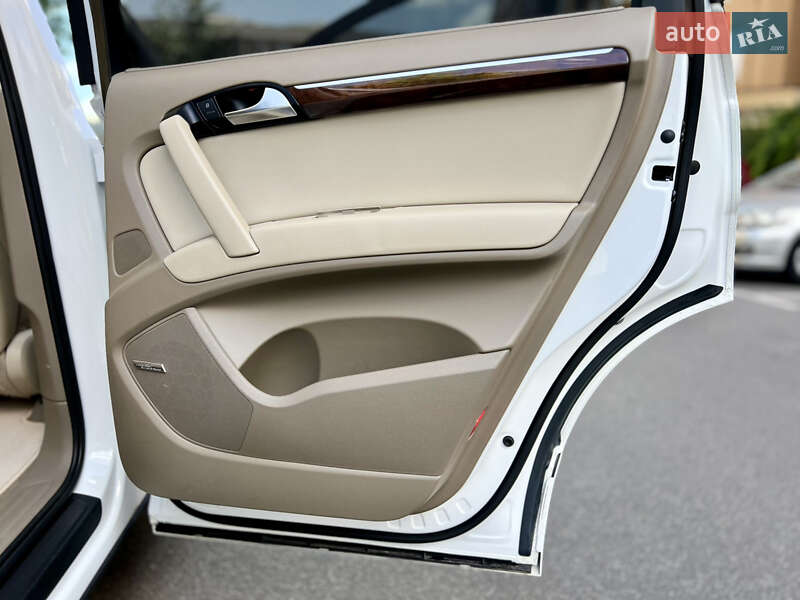 Внедорожник / Кроссовер Audi Q7 2011 в Киеве