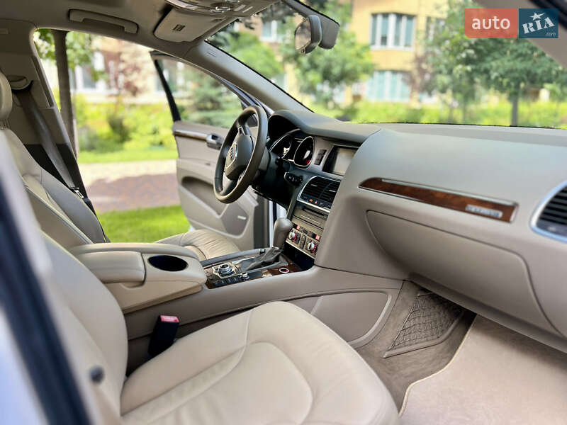 Внедорожник / Кроссовер Audi Q7 2011 в Киеве