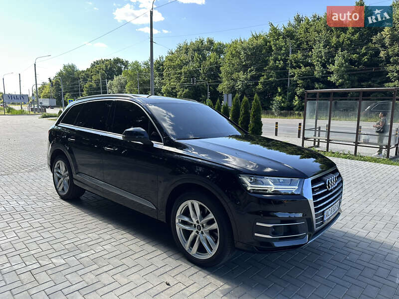 Внедорожник / Кроссовер Audi Q7 2017 в Луцке