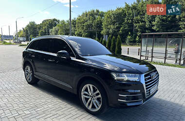 Внедорожник / Кроссовер Audi Q7 2017 в 
