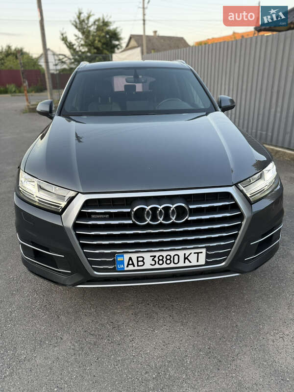 Внедорожник / Кроссовер Audi Q7 2016 в Баре