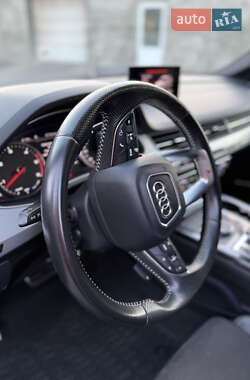 Внедорожник / Кроссовер Audi Q7 2016 в 