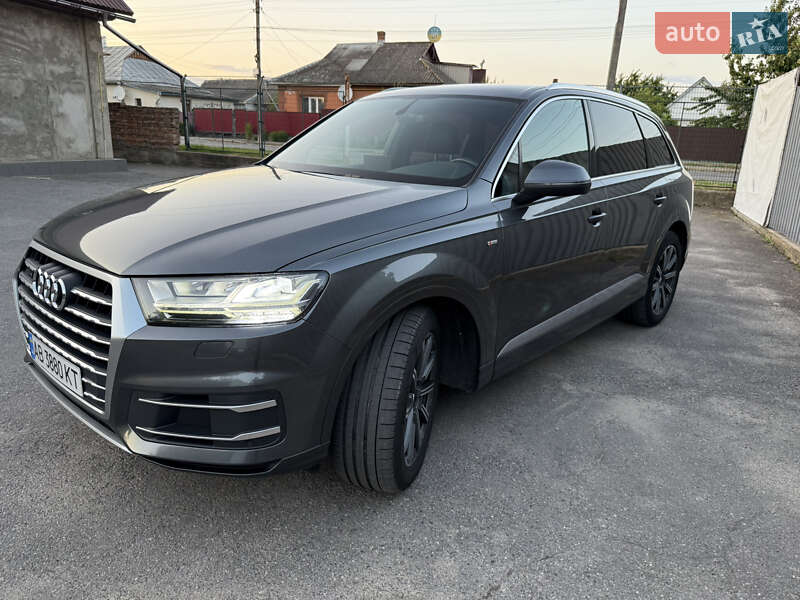 Внедорожник / Кроссовер Audi Q7 2016 в Баре