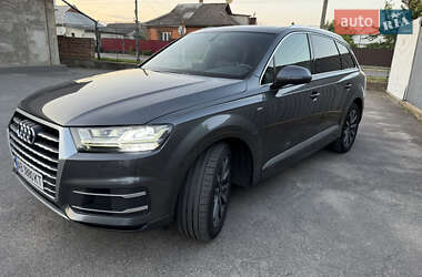 Внедорожник / Кроссовер Audi Q7 2016 в 