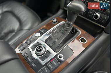 Позашляховик / Кросовер Audi Q7 2012 в 