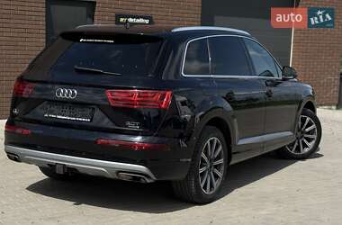 Внедорожник / Кроссовер Audi Q7 2017 в 