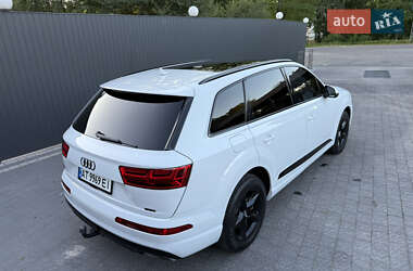 Позашляховик / Кросовер Audi Q7 2017 в 
