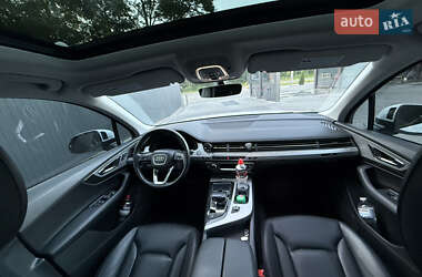 Позашляховик / Кросовер Audi Q7 2017 в 