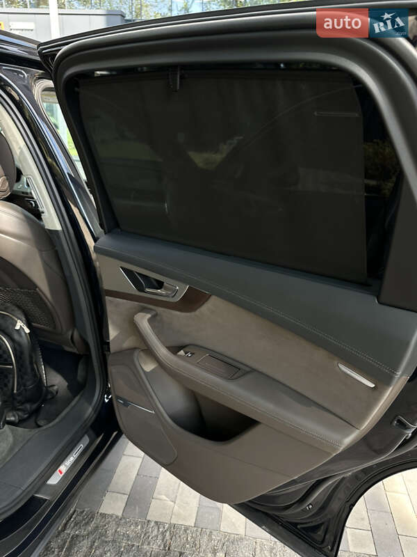 Позашляховик / Кросовер Audi Q7 2016 в Києві