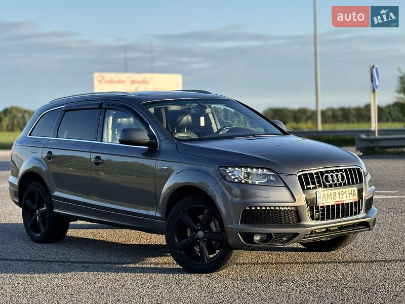 Внедорожник / Кроссовер Audi Q7 2013 в Сумах