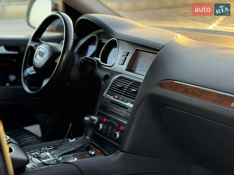 Внедорожник / Кроссовер Audi Q7 2013 в Сумах