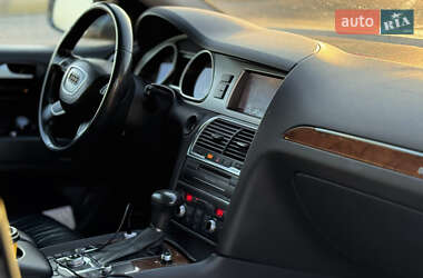 Внедорожник / Кроссовер Audi Q7 2013 в 
