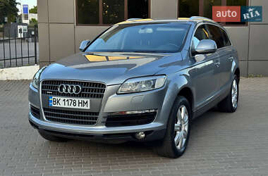 Внедорожник / Кроссовер Audi Q7 2006 в 