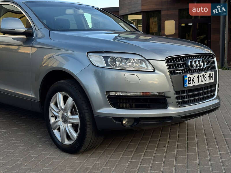 Позашляховик / Кросовер Audi Q7 2006 в Рівному