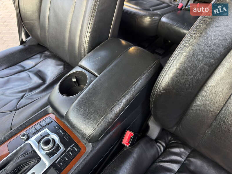 Позашляховик / Кросовер Audi Q7 2006 в Рівному